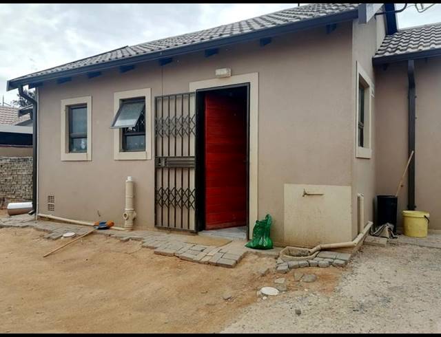 2 BEDROOM HOUSE FOR SALE IN WILFORDON